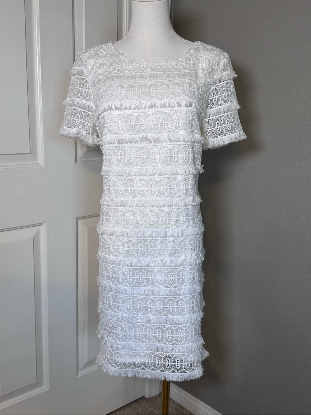 Tahari White Lace Fringe Shift Dress